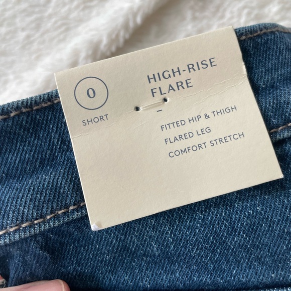 Universal Thread Women's High Rise Flared Jeans - Picture 7 of 7